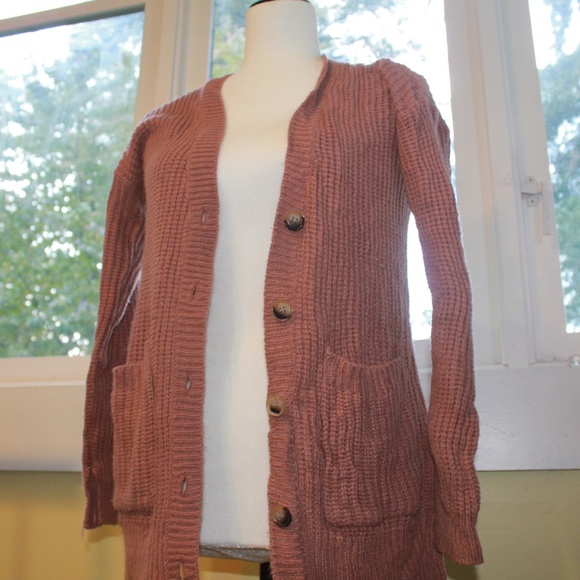 Cute pink cardigan 🌟 - Picture 5 of 6